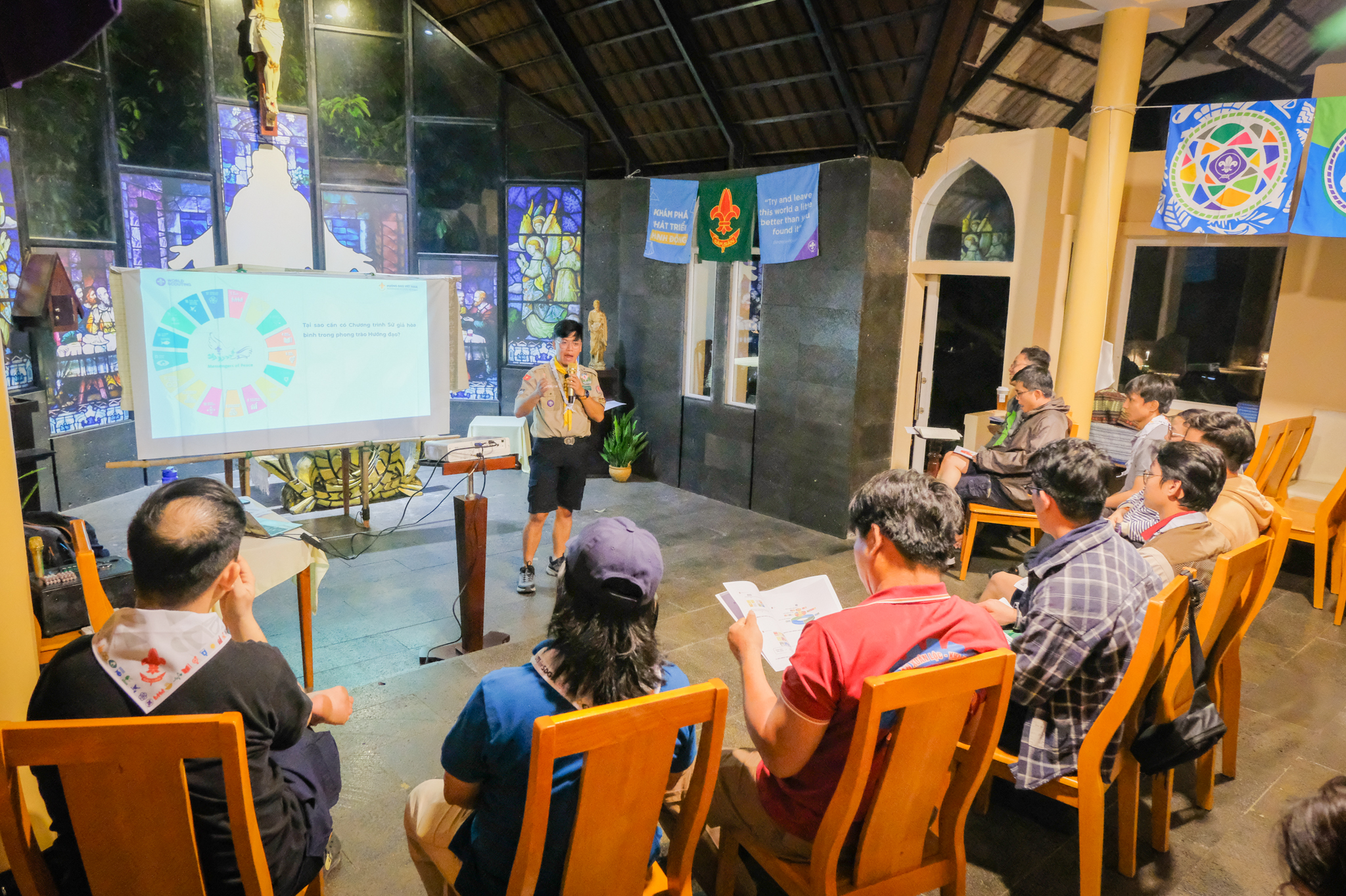 Pathfinder Scouts Vietnam having a session about SDG